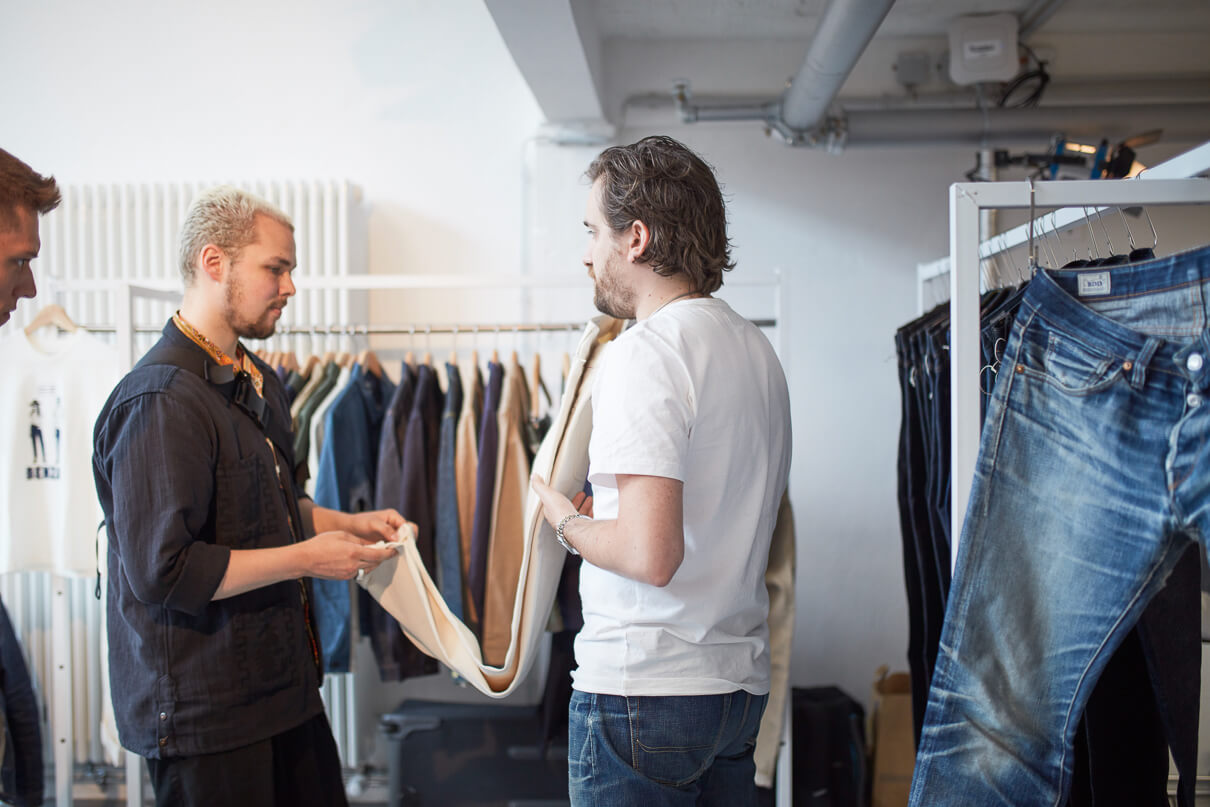 Buyer from Thomas I punkt looking at Benzak Denim Developers at Trade Union at SEEK Berlin