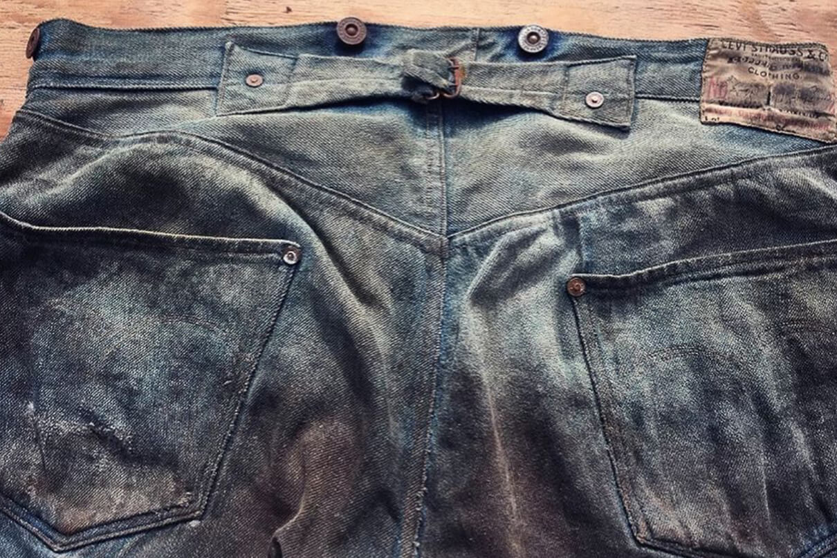 levis with button back pockets